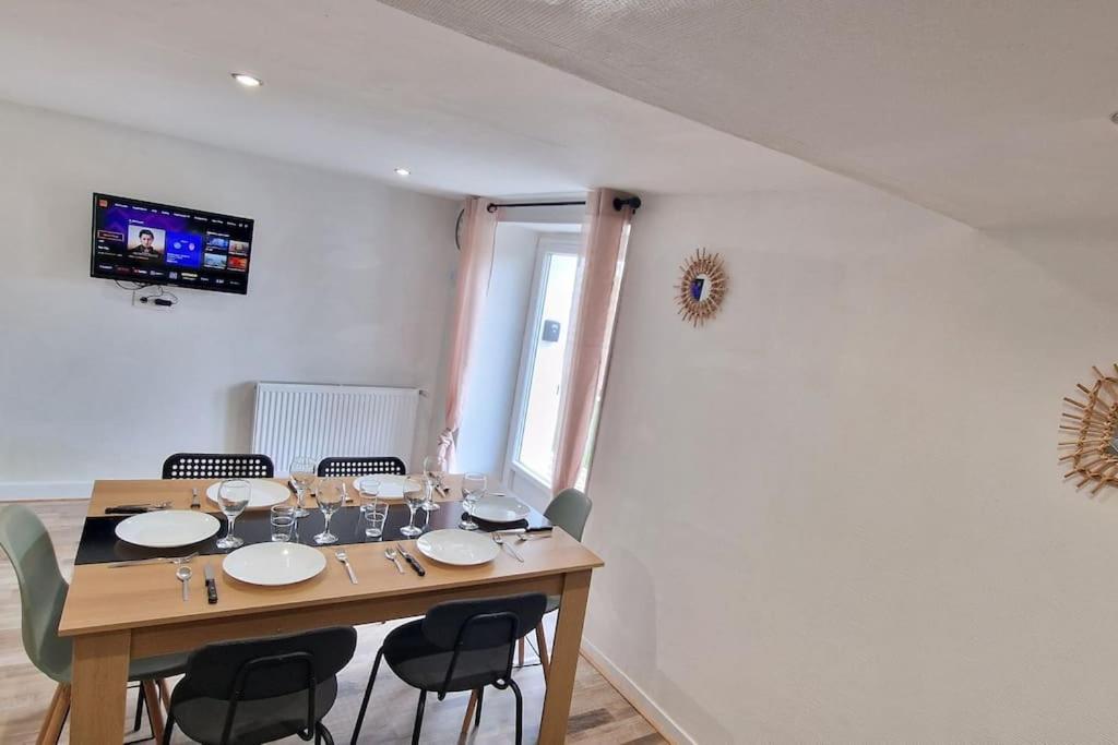 Maison Aurillac - 2 Chambres - Parking Gratuit Bagian luar foto