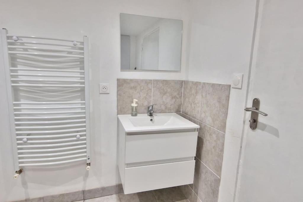 Maison Aurillac - 2 Chambres - Parking Gratuit Bagian luar foto
